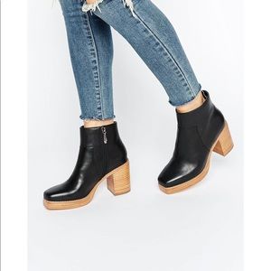 E8 by MIISTA platform booties